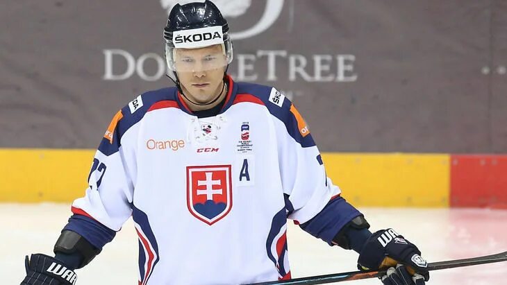 Дацюк павел валерьевич хоккеист. Па́вел вале́рьевич дацю́к. Сергей мозякин кубок гагарина. Музычко евгений михайлович. Мартин эрат хоккеист.