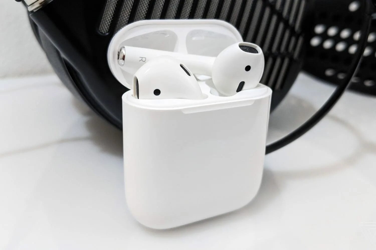 Apple airpods обзоры. Apple airpods 2. беспроводные наушники apple airpods pro. apple airpods 4. айрподс 2 наушники беспроводные.