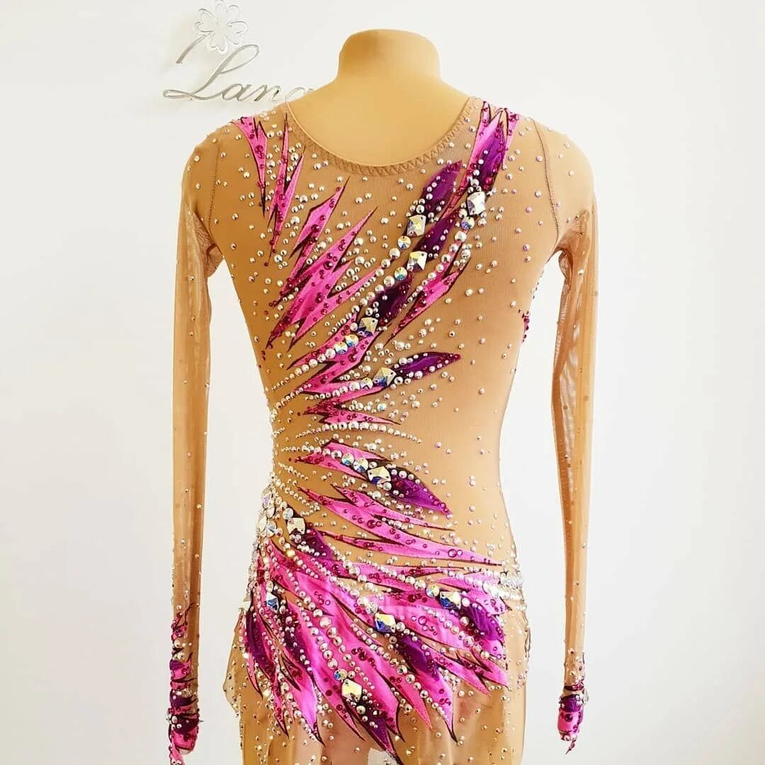 Купальник для гимнастики. Авито купальник для художественной. Купальники для художественной гимнастики сваровски. Авито купальник для художественной. Купальник для художественной гимнастики арлекино.