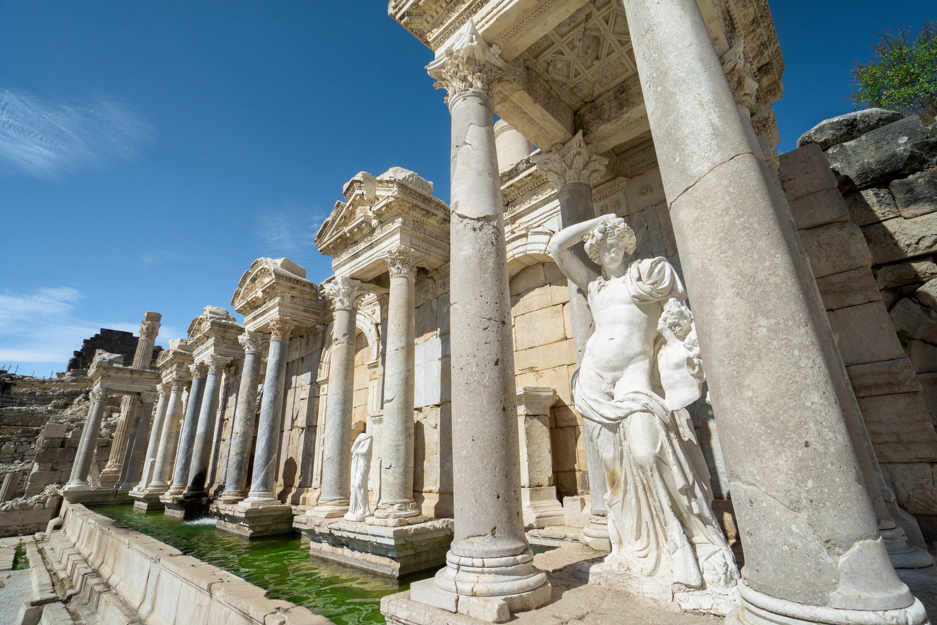 Образцы античного наследия. Сагалассос. Sagalassos Ancient City. Анталия Сагалассос. Antoninus Fountain of Sagalassos in Burdur, Turkey.