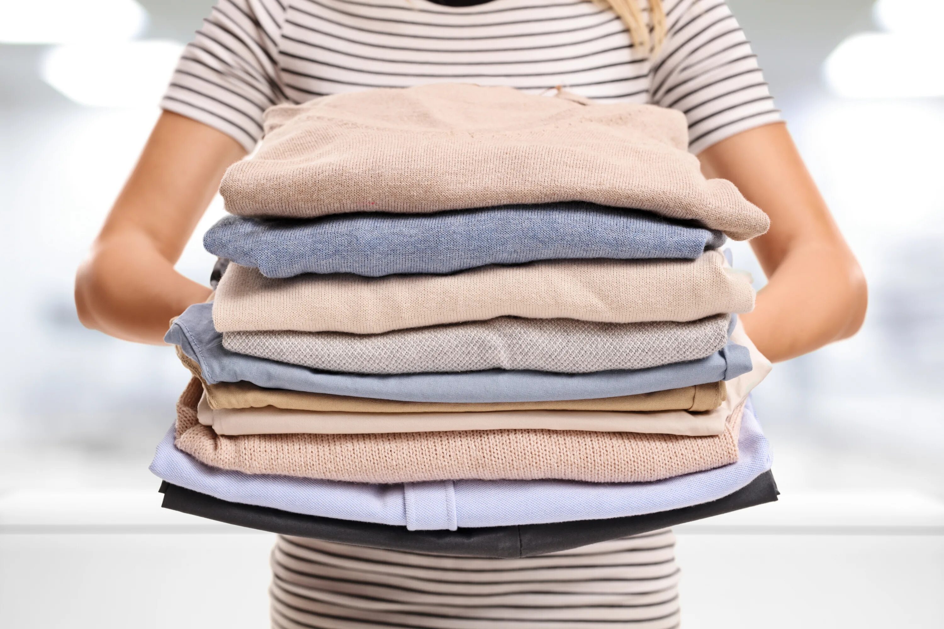 Аккуратно сложенная вещь. Собираемся в отпуск. Сложенная одежда. Одежда по мари кондо метод конмари. Собираемся в отпуск.