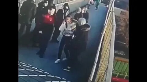 Скинули с моста