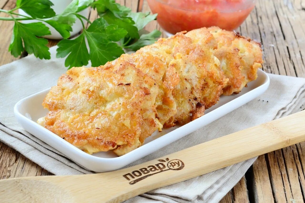 Куриные фото рецепты. Куриные оладьи. Блюда из филе курицы. Растрепки из куриного филе. Растрёпки из куриной грудки.
