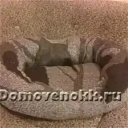 Лежанка для кошки из старого свитера