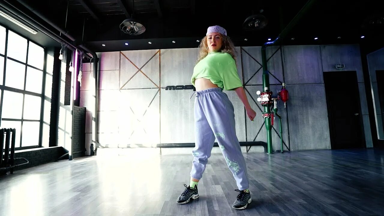 Girly hop танец. Choreography desiree leucci. Студия танцев new york. Герли хип хоп. Герли хип хоп танец.