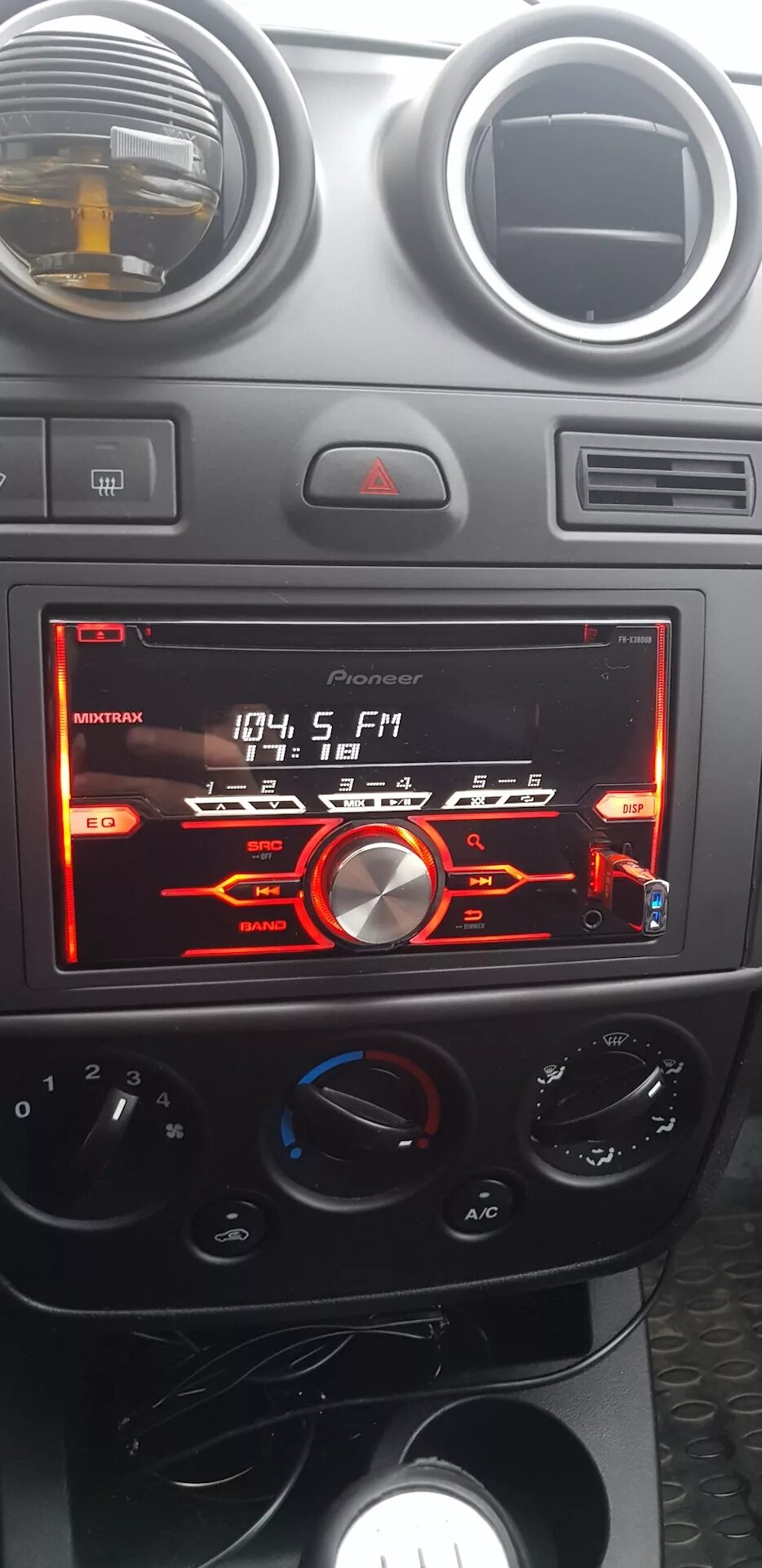 Ford fusion 2008 магнитола. Ford fusion 2din магнитола. Магнитола на форд фиеста 2016. Магнитола форд фиеста мк5. Магнитола ford fiesta mk6.