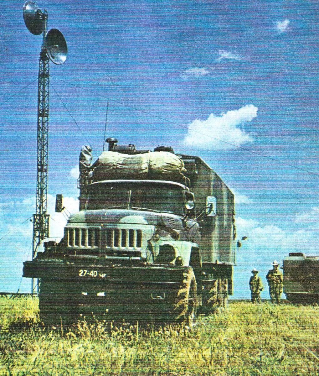 Р-409 зил 131. Р-414 радиорелейная станция. Радиорелейная станция 409. Р-409 зил 131. Р-409 зил 131.