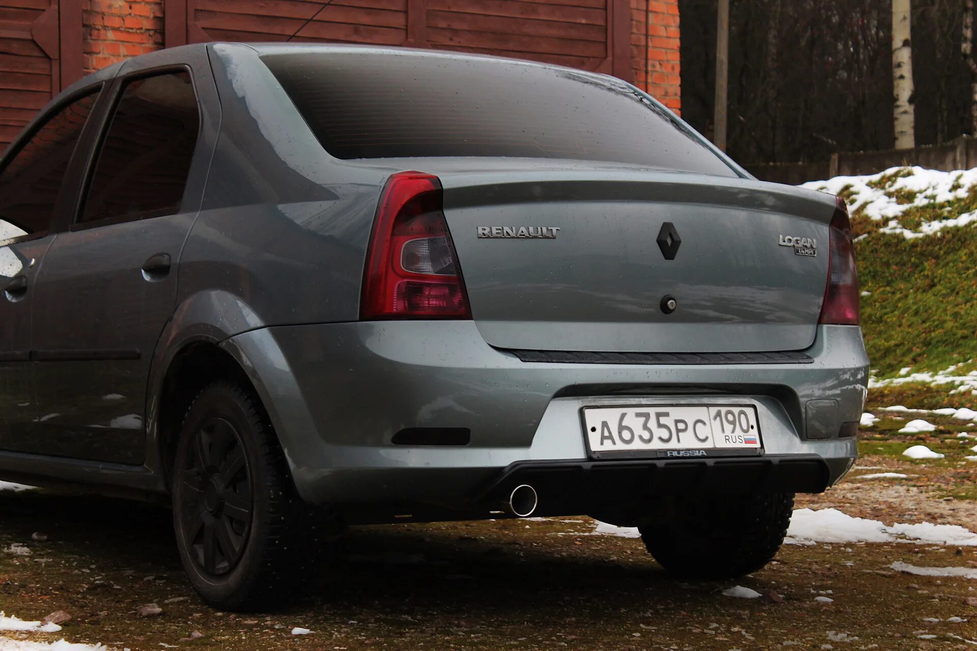 Бампер на рено логан 1. Renault logan задний диффузор. диффузор рено логан 1. задний диффузор логан 1. логан 1 фаза 2.