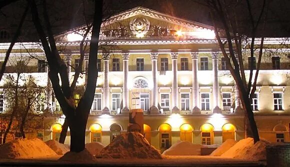 Мглу мориса тореза внутри. Мглу университет москва. Московский институт иностранных языков имени мориса тореза. Мглу мориса тореза. Московский государственный лингвистический университет.