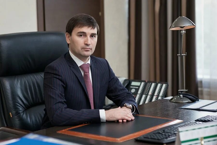 Он был директором завода