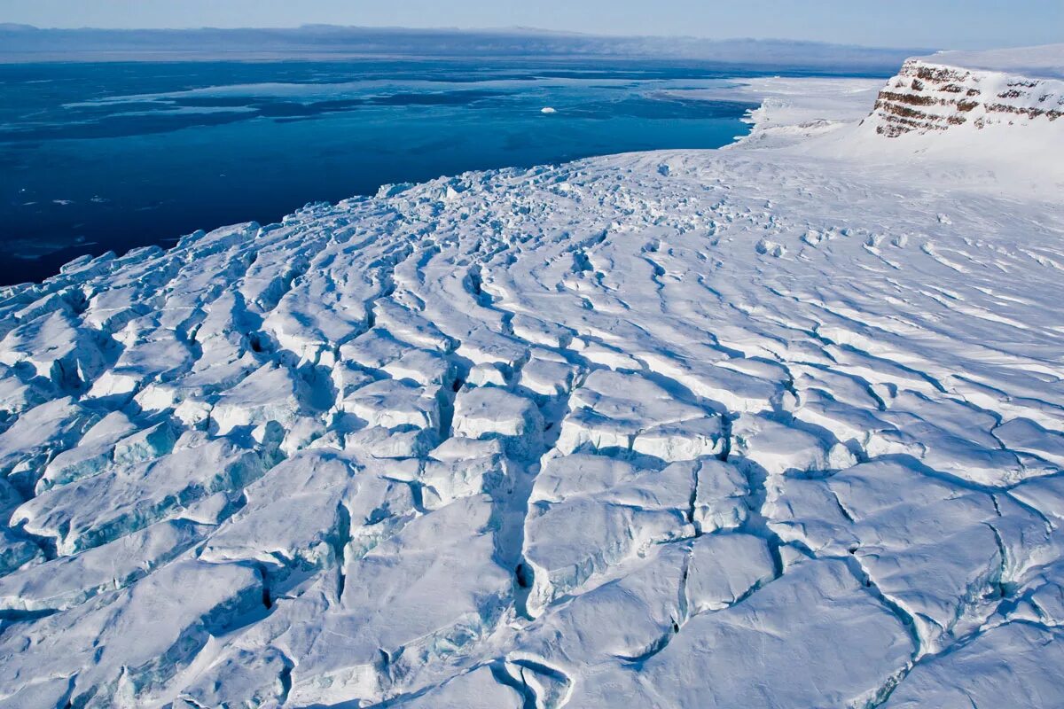 Свободный ото льда участок антарктиды. Земля Франца Иосифа ледники. Арктика Северный Ледовитый океан. Покровные ледники Франца Иосифа. Покровный ледник земля Франца Иосифа.