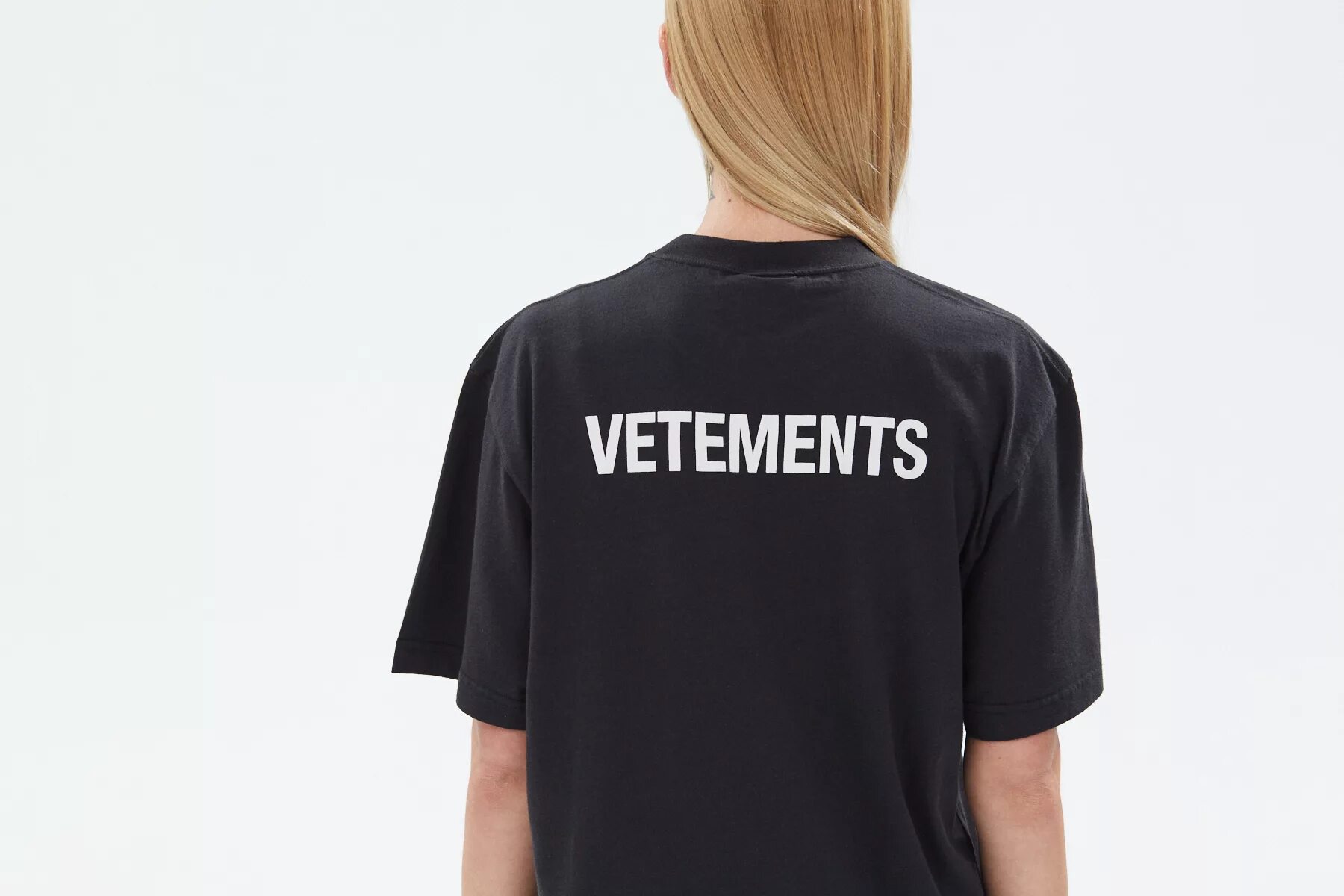Vetements худи km20. Хлопковая футболка "staff" vetements. Vetements Limited Edition футболка. Vetements футболка черная staff. Ветмо hello