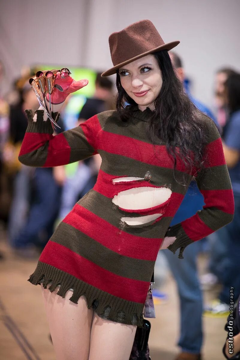 Фредди женщина. Костюм фредди крюгера женский. Leeanna vamp cosplay фредди крюгер. Фредди женщина. Фредди женщина.