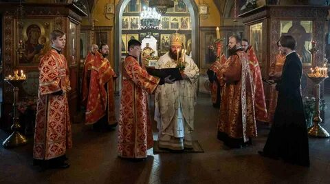 Служба в храме живоначальной троицы