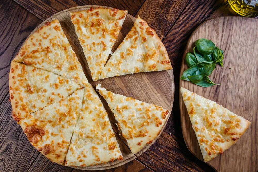 Хачапури по имеретински и мегрельски. Имеретински хачапури и мегрельски. Сулугуни мегрельский. Имеретински хачапури и мегрельски. Хачапури по мергельски.