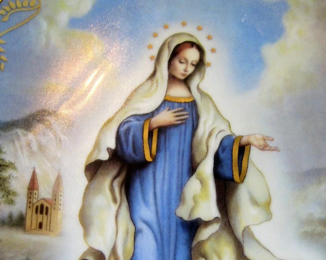 Богородица на дне. Дева Мария, царица Небесная, Мадонна, Богородица.. Царица Небесная иконы Католические. Богородица в небе. Свет Богородицы.