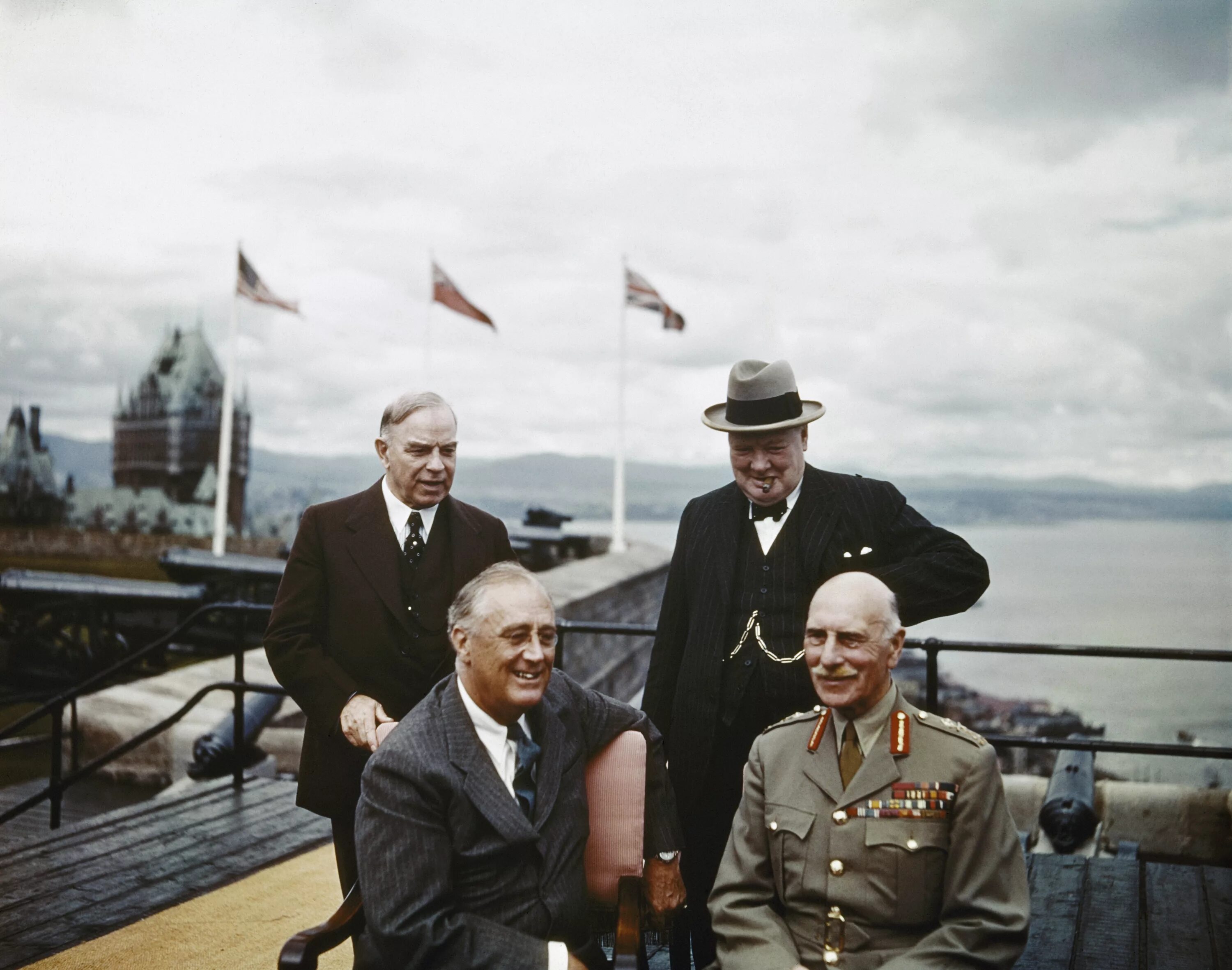 2 мировая черчилля. Квебекская конференция (1943). Уинстон Черчилль и Рузвельт. Уинстон Черчилль 1943. Уинстон Черчилль 1944.