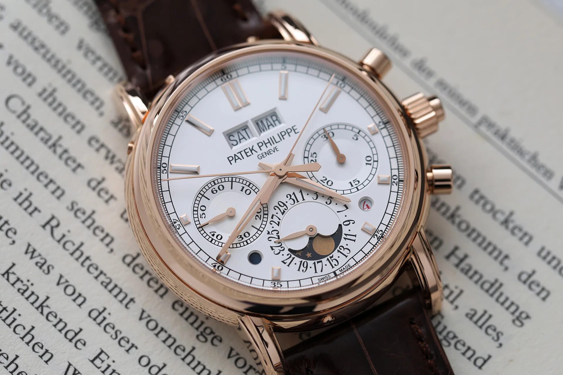 Patek perpetual. Часы patek philippe 5270r-001. Patek perpetual. Patek philippe perpetual calendar chronograph ref. Patek philippe 5270.