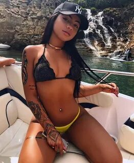 Karen Megan латина Megan Kaah латина голая. 