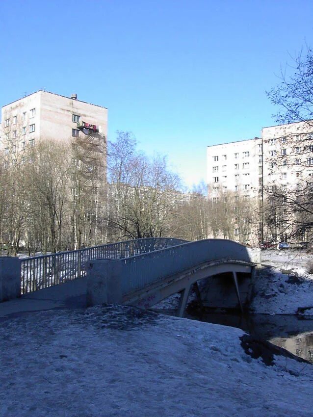 Мост через коллонтай. Товарищеский мост через реку оккервиль. река оккервиль санкт-петербург. мост через оккервиль в кудрово. мост коллонтай через оккервиль.