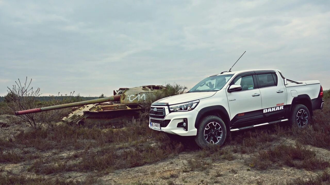 Полный привод хайлюкс. Toyota Hilux 2022. Тойота Хайлюкс 2019. Тойота Хайлюкс Дакар 2022. Тойота Хайлюкс Ахмат.