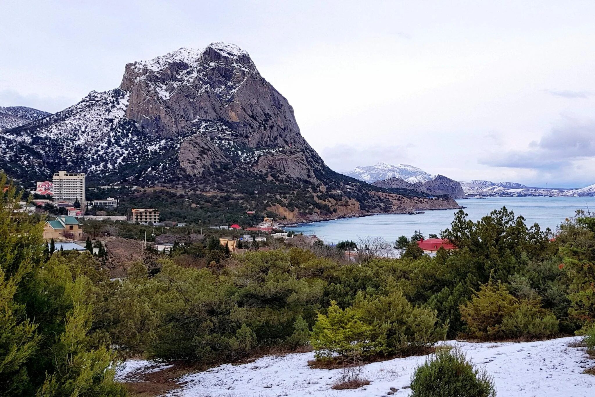 крым фото. ураган в крыму сегодня. феодосия фото города 2020.