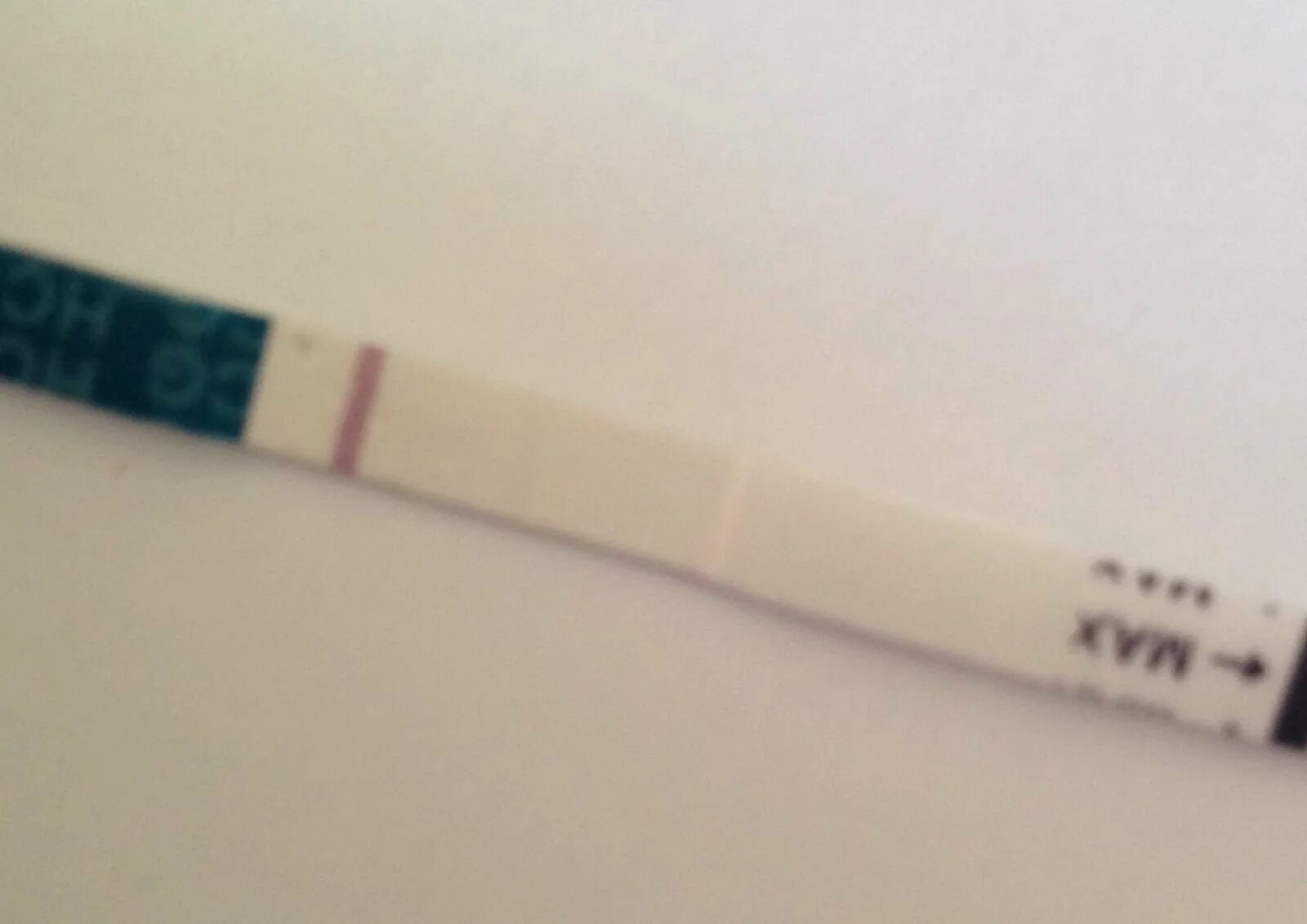 Тест на 3 день задержки. Слабоположительный тест на беременность 3 день задержки. Тесты по дням задержки. Тест за три дня до задержки эвитест. Тест за 3 дня до задержки.