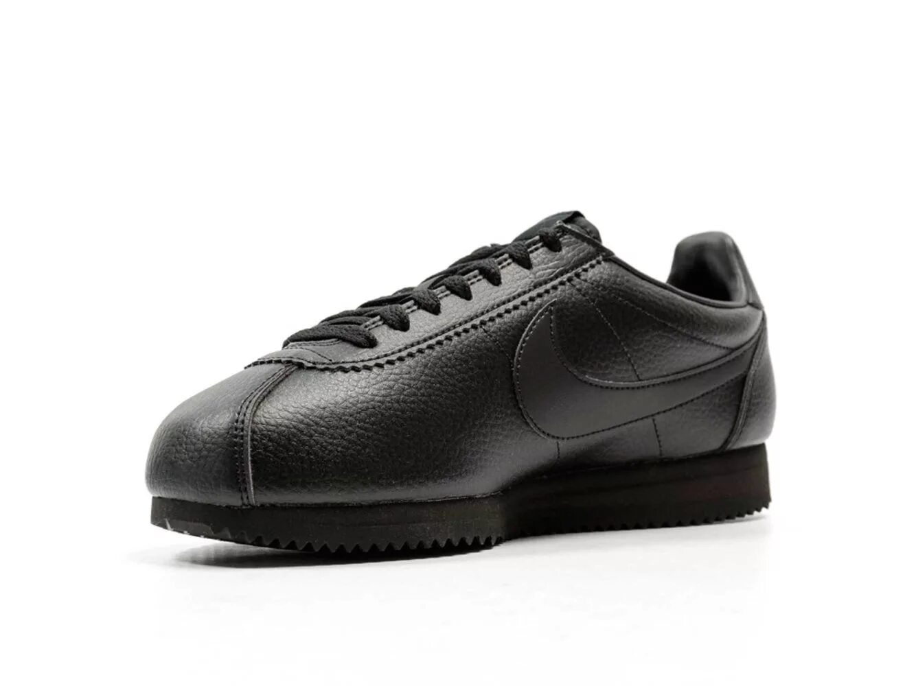 Найки кожаные черные. Nike Classic Cortez Leather Black 749571-002. Nike Cortez all Black. Nike Кортес чёрные кожаные. Nike Cortez Classic Leather Black.