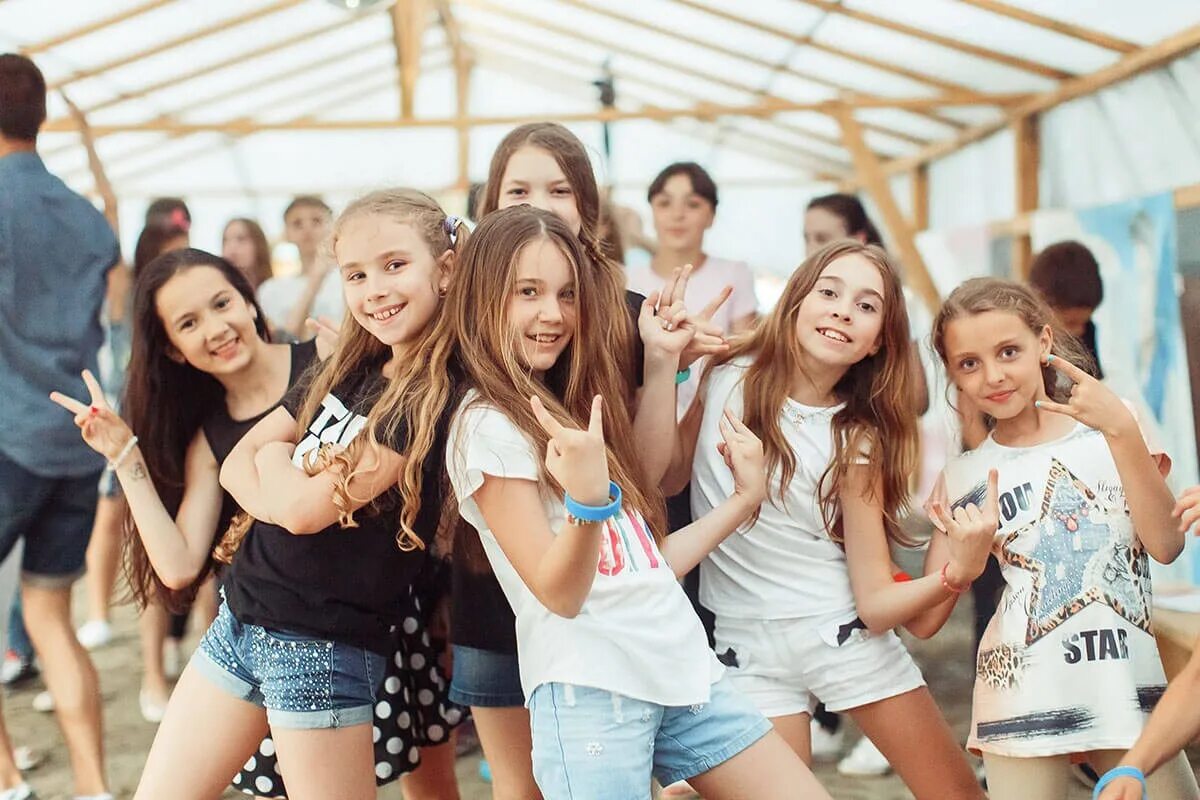 Фото отдыха подростков. Детский лагерь. подростковый лагерь. дети в лагере.