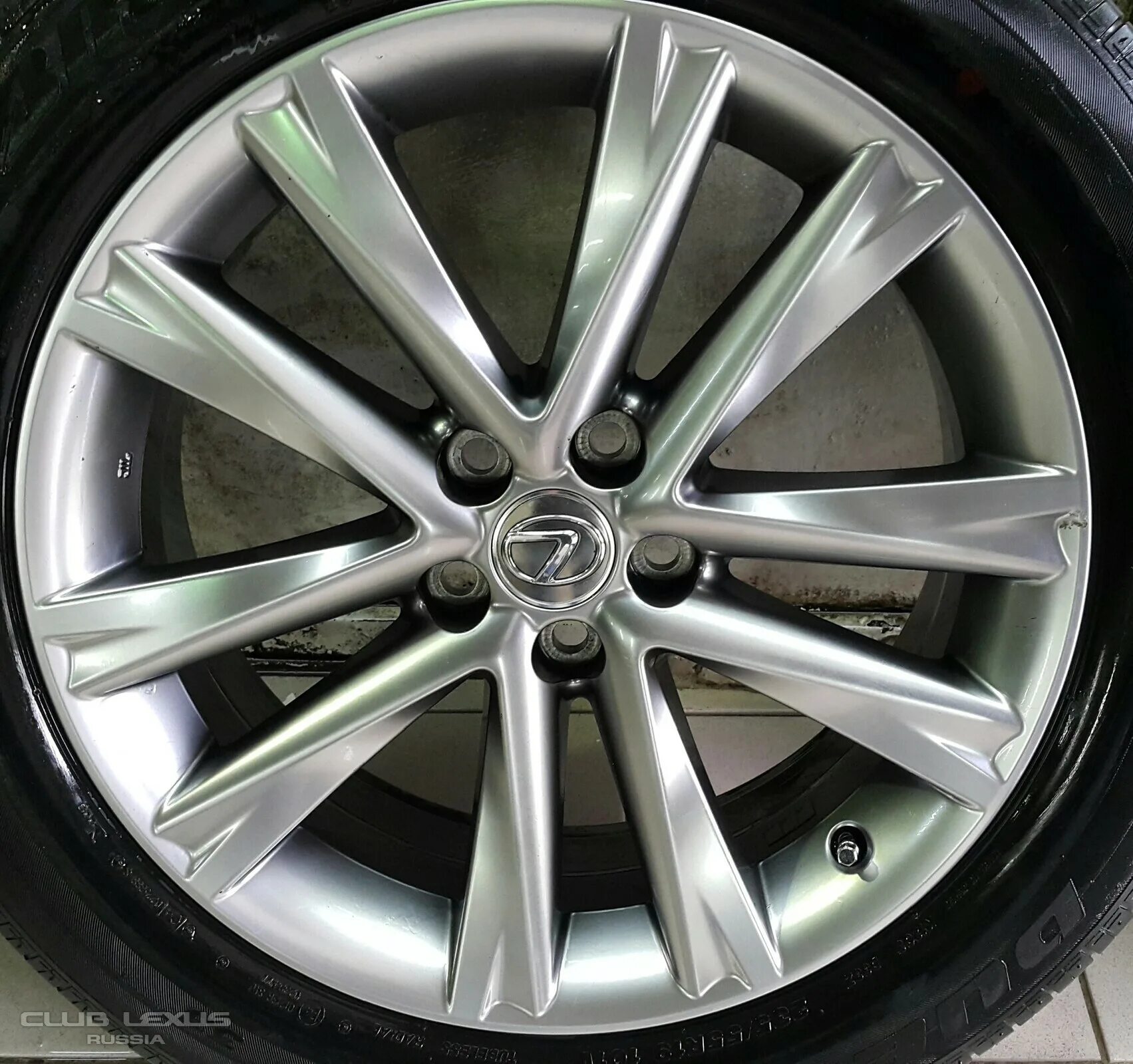 Диски лексус rx r19. Диски lexus gs f sport r19. Диски на лексус 19. Диски лексус gs f r19. Диски lexus gs 250 сток.