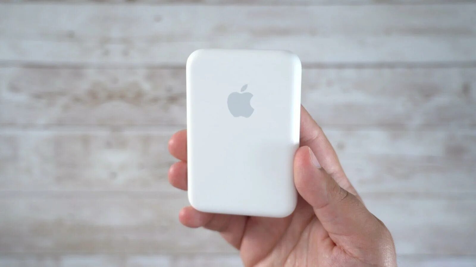 Портативный аккумулятор apple magsafe battery. Apple magsafe battery pack. apple magsafe battery pack 13. apple magsafe battery pack для iphone. magsafe battery pack iphone 13.