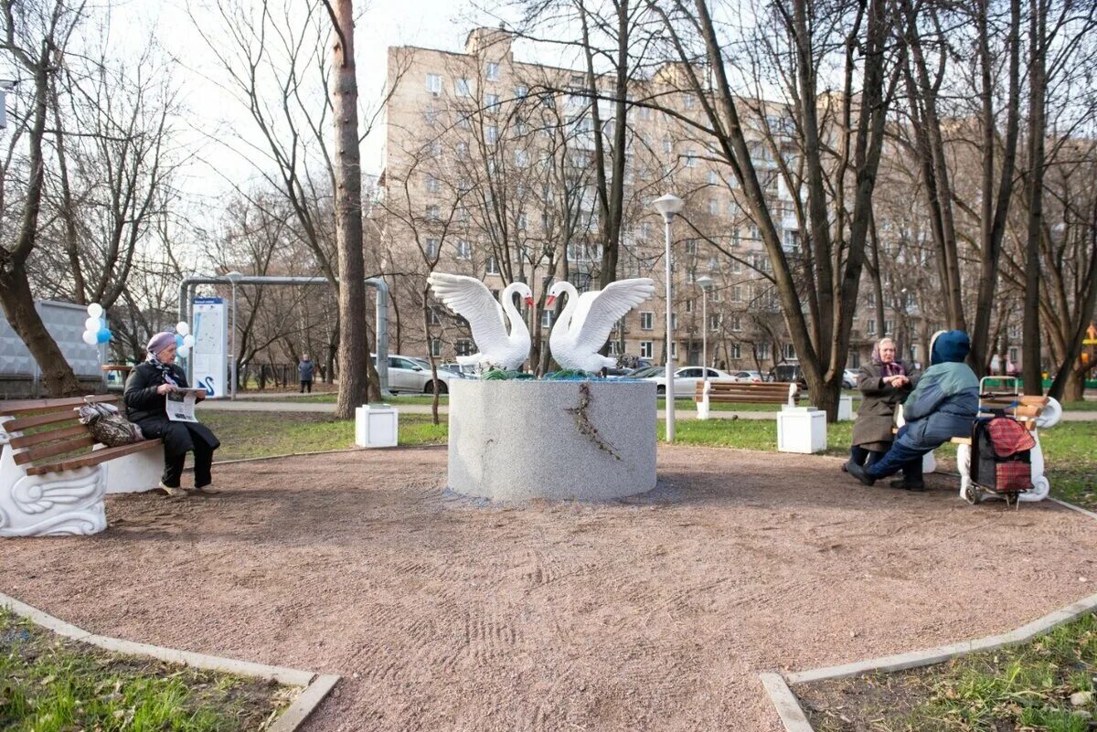 Белый сквер в соломбале архангельск. Белый сквер в соломбале архангельск. Каток в соломбале архангельск волна. Белые аллеи летний холл. Белый сквер химки.