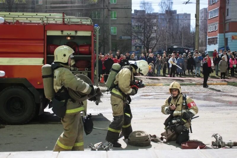 пч-45 новосокольники. школьная пожарная тревога. пожарная тревога. эвакуация жителей. учебная пожарная тревога.
