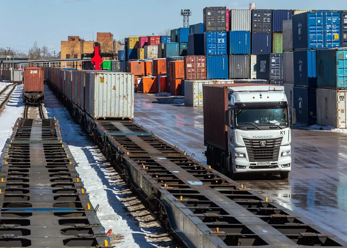 терминал кунцево 2. ричстакер для контейнеров 20 футов. железнодорожный контейнерный терминал. контейнерный терминал селятино. контейнерный терминал селятино.