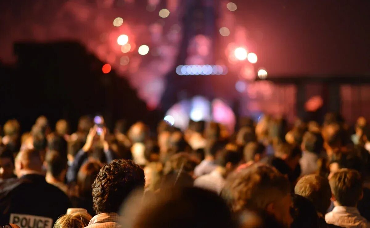 Night crowds