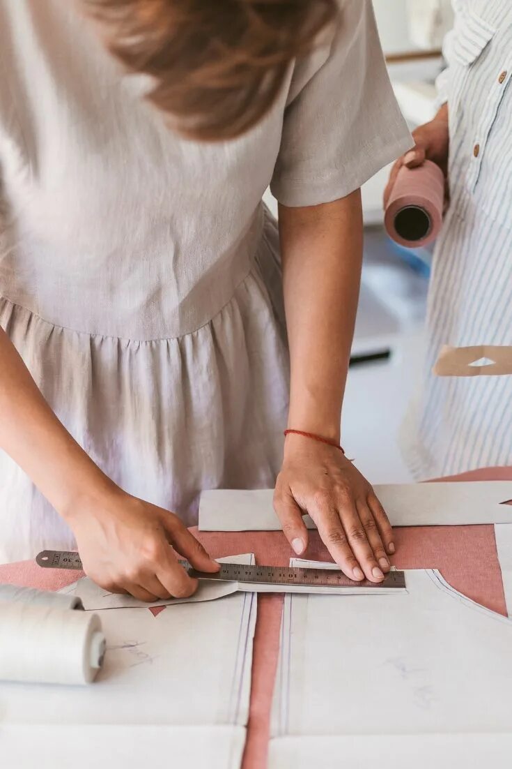 Кройка и шитье. Шитье трикотажа на швейной. Хочу научиться шить. Простроченная ткань. Шитье одежды.