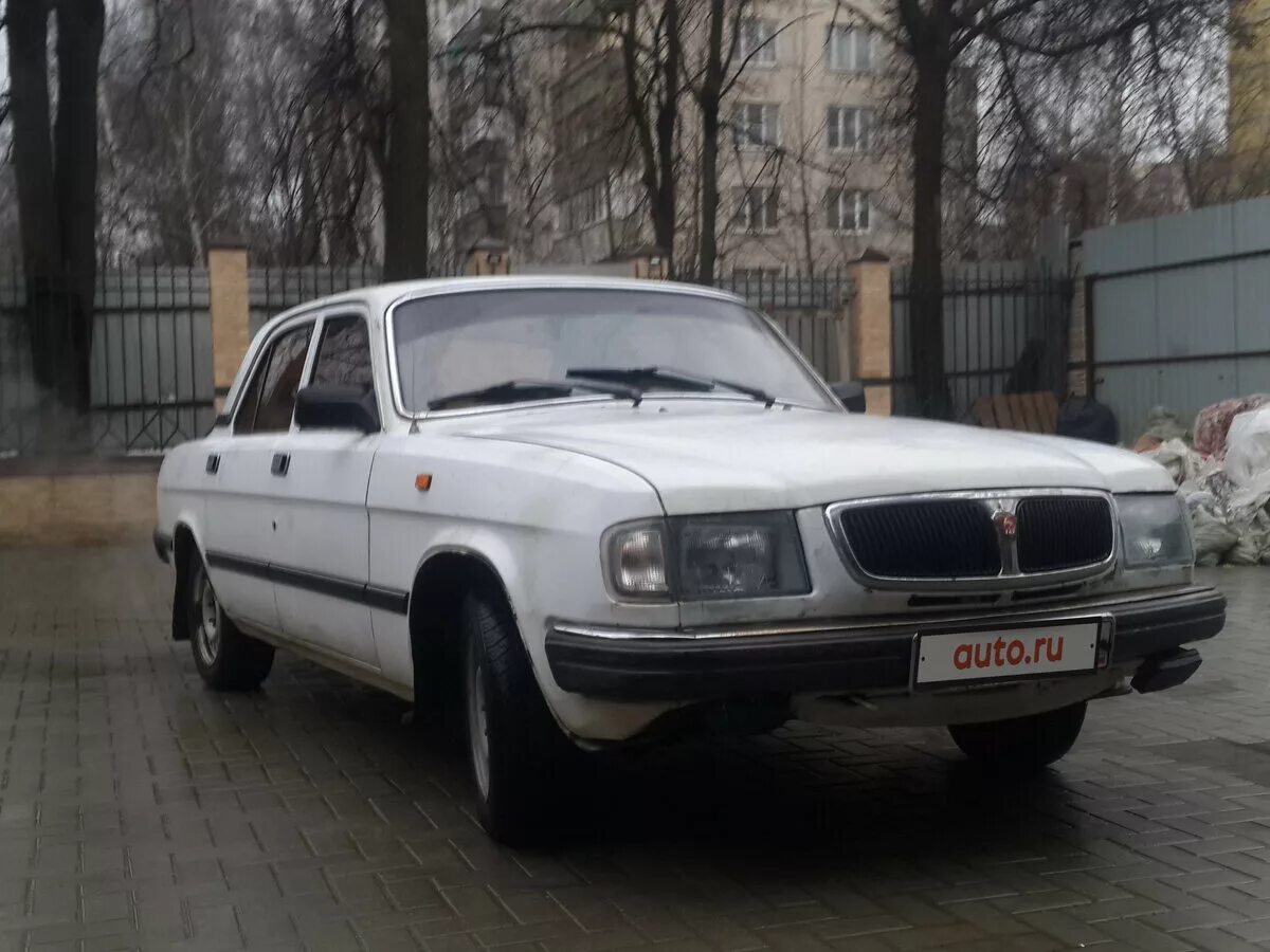 Инжекторы автомобиля газ 3110. Подкапотное пространство газ-3110 волга. Газ 3110 двс. Газ 3110 инжектор. Газ 3102 двигатель 406.