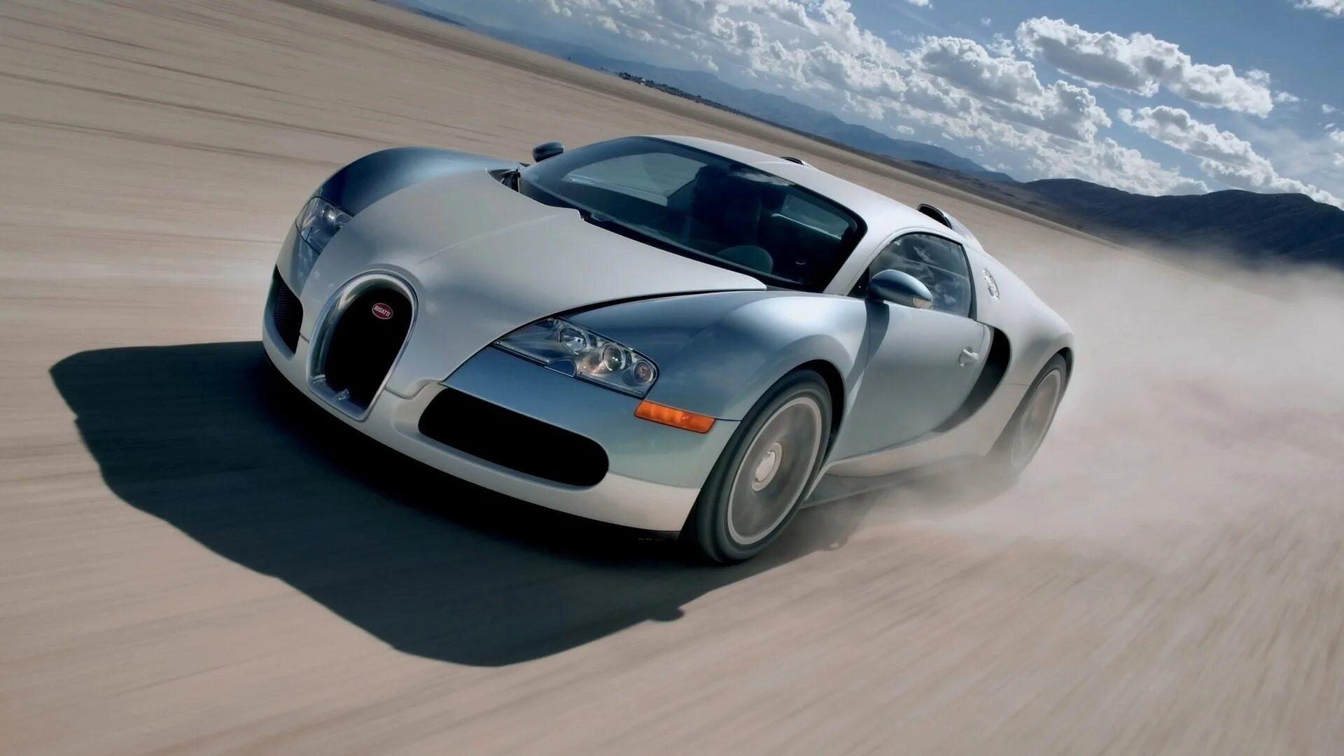 Спокойные машины. Bugatti Veyron 16.4 2005. Bugatti Veyron 2005. Бугатти Вейрон 2005 года. Суперкар Бугатти Вейрон.