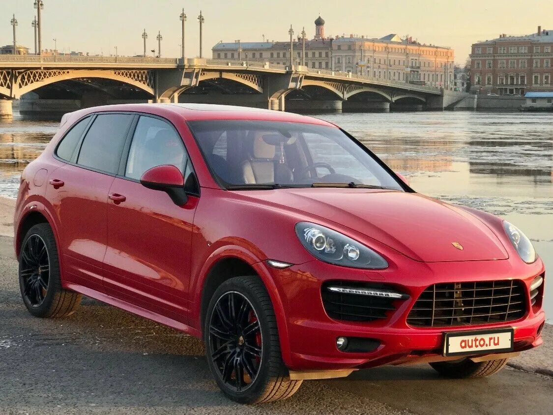 Как выглядит кайен. Porsche cayenne gts 2014. porsche cayenne 958 gts. порше кайен красный. porsche cayenne gts красный.