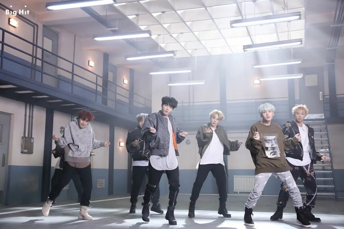 Drop by me. Бтс mic drop. бтс мик дроп. bts майк дроп. бтс майк дроп фотосессия.
