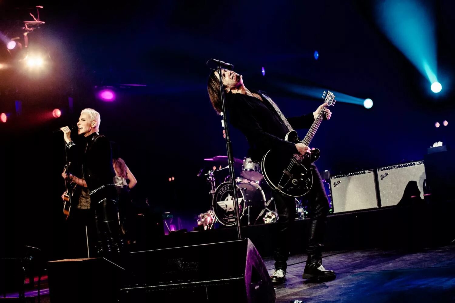 звери лужники. концерт 52 в москве. концерт. мир архитектс владимир. сцена олимпийского москва.