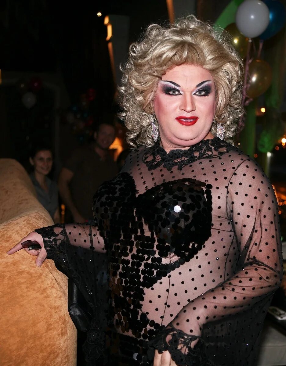 Владимир казанцев заза. Травести дива заза наполи. Драг квин заза наполи. Травести дива эрика. Заза наполи парик.