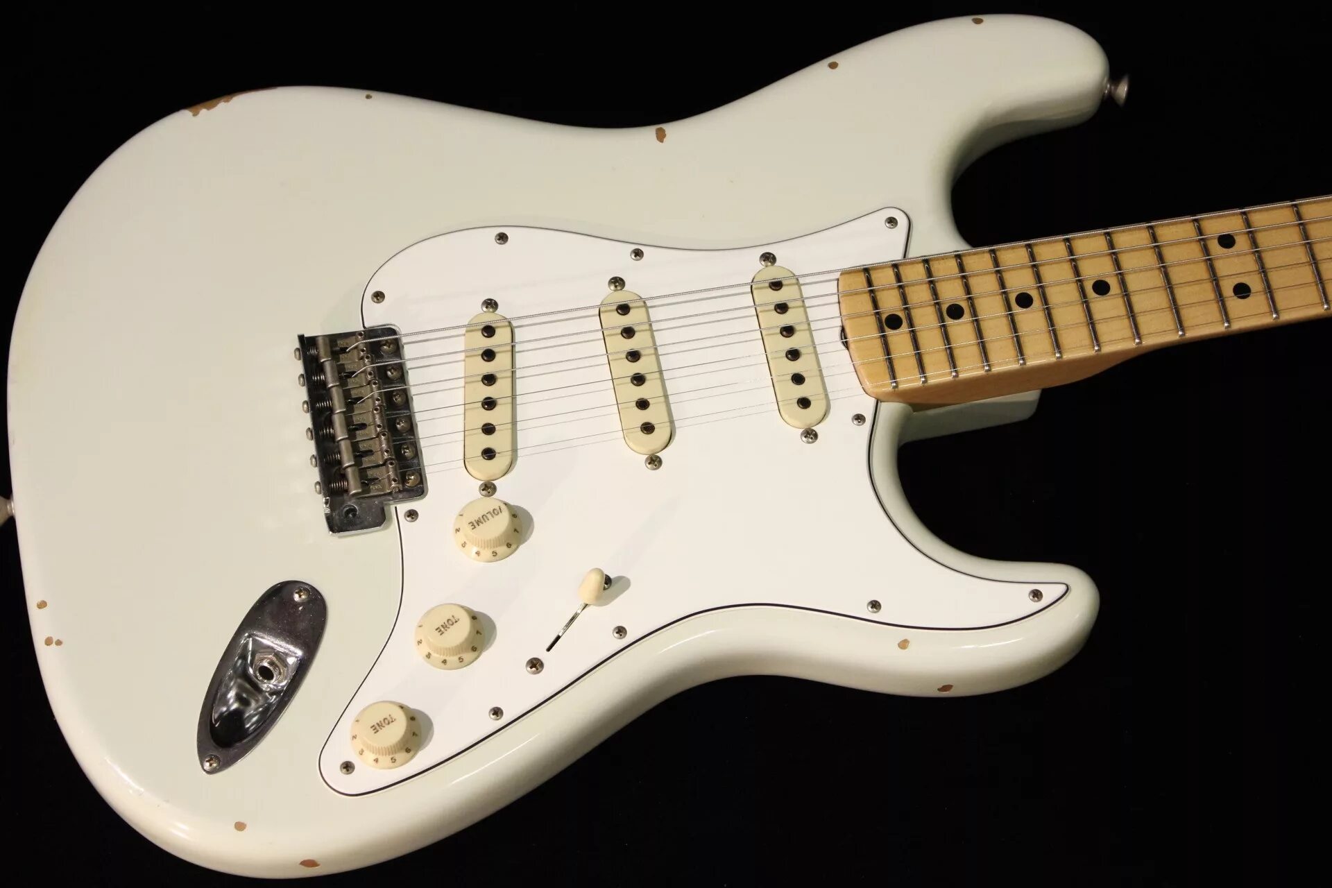 Stratocaster цена. Fender Stratocaster белый. Стратокастер Fender American. Гитара Fender Stratocaster белая. Fender Stratocaster Olympic White.