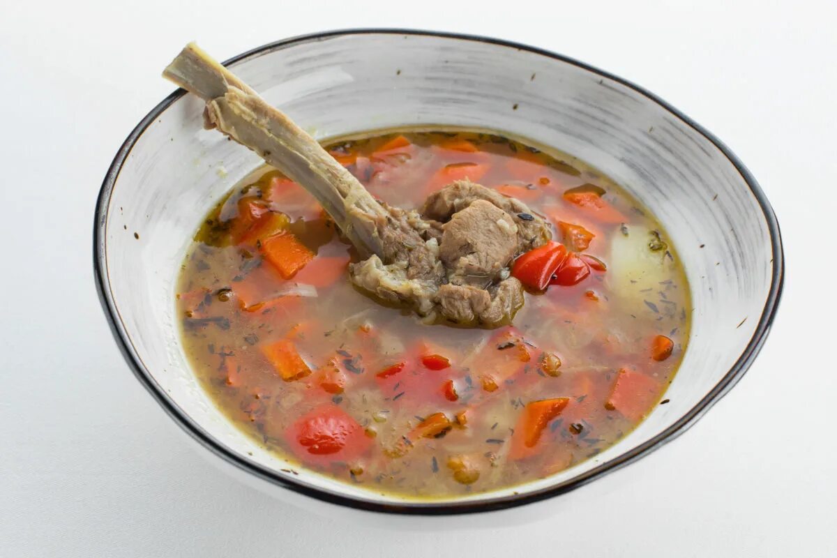 суп с говядиной и картошкой. суп из говядины. какой суп приготовить из говядины на косточке. суп с говядиной и овощами. какой суп приготовить из говядины на косточке.