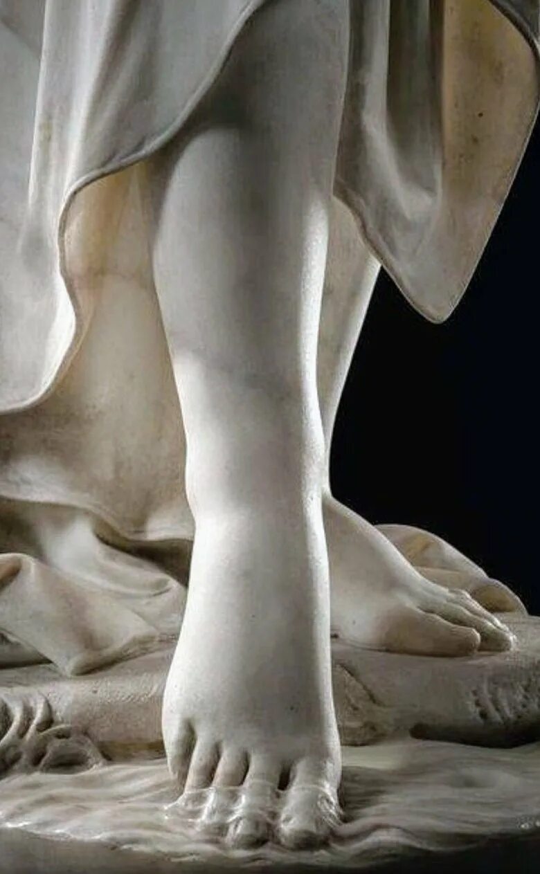 Нога статуя. Джованни Баттиста Ломбарди скульптуры. Джованни Батиста Ломбарди. Нимфа Джованни Баттиста. Джованни Соттиле статуя.