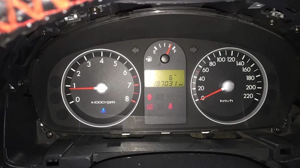 Гетц не работает. Датчик уровня топлива хендай гетц 1.4. hyundai getz панель бензина. датчики на панели гетц. панель приборов хендай гетц 1.4 автомат 2008 года.