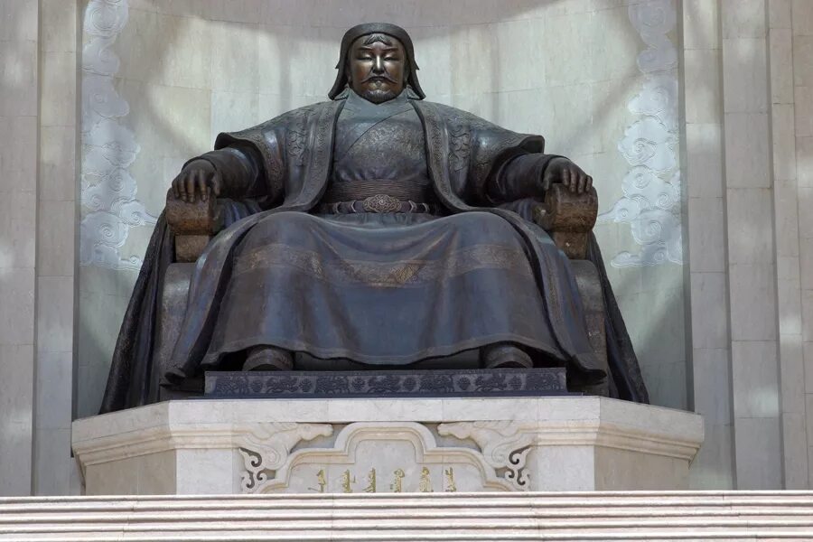 Хана улан. Мемориал Чингисхана Улан Батор. Улан-Батор памятник Чингис Хан. Статуя Чингисхана в Монголии. Памятник Чингисхану в Монголии.