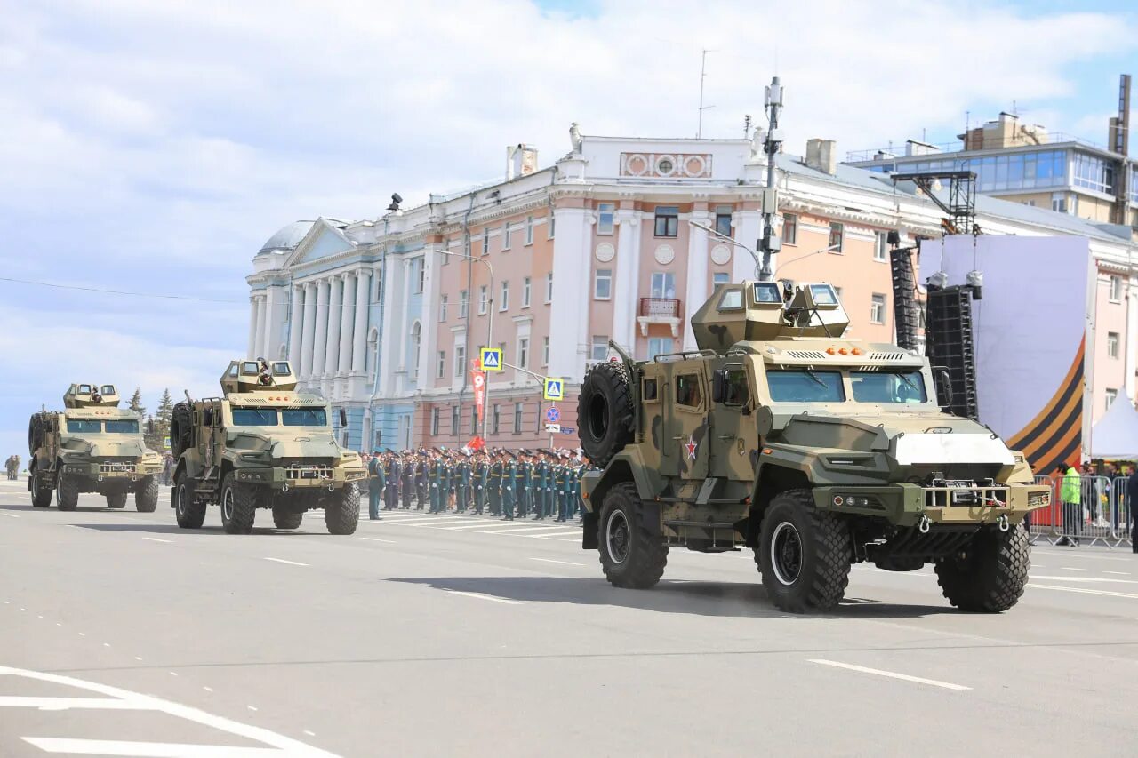 Военно промышленный комплекс урала. Броневик ВПК Урал. Бронеавтомобиль АМН-590951 “ВПК-Урал”. ВПК Урал 590951. ВПК-590951 ВПК-Урал.