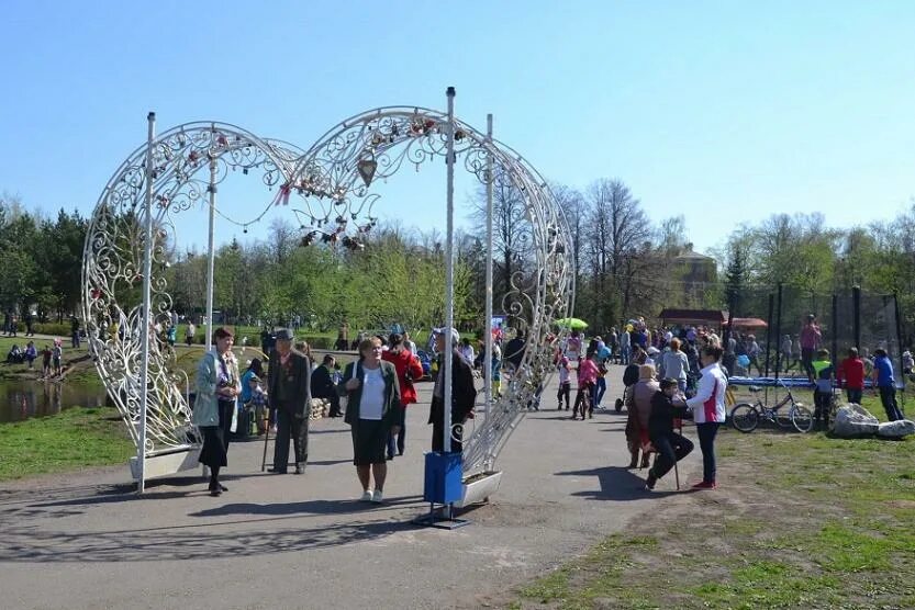 Арк уфа. Парк Первомайский Уфа. Парк Первомайский Уфа аттракционы. Калининский парк Уфа. Первомайский ПКИО Уфа.