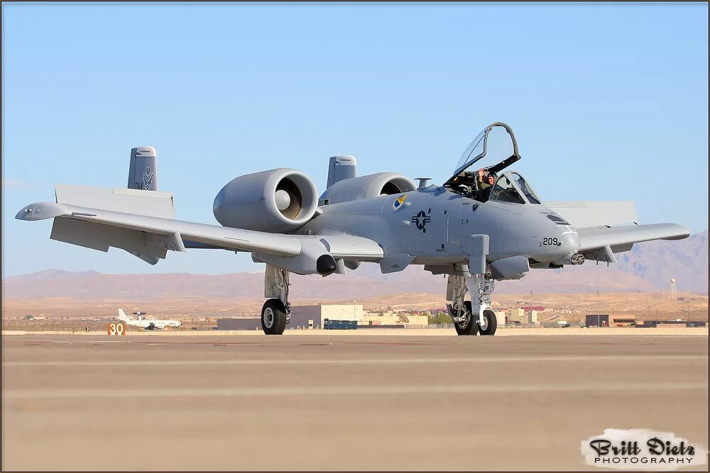 A-10a Thunderbolt RAAF. A-10a Thunderbolt II N/WA. A-10 Thunderbolt II вооружение. A-10a Thunderbolt II силуэт. 3a 10b 2